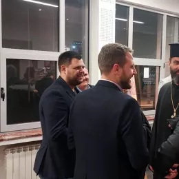 „Огледало и загонетка“