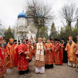 Патријарси Кирил и Порфирије служили свету Литургију у Тројице-Сергијевој лаври