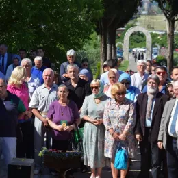 У манастиру Дајбабе освештано спомен обиљежје Царским страстотерпцима Романовима