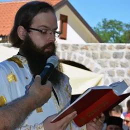 У манастиру Дајбабе освештано спомен обиљежје Царским страстотерпцима Романовима