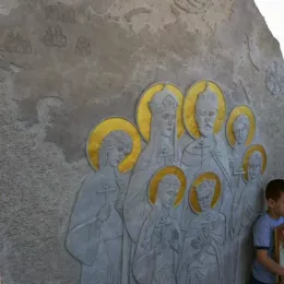 У манастиру Дајбабе освештано спомен обиљежје Царским страстотерпцима Романовима