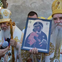 У манастиру Дајбабе освештано спомен обиљежје Царским страстотерпцима Романовима