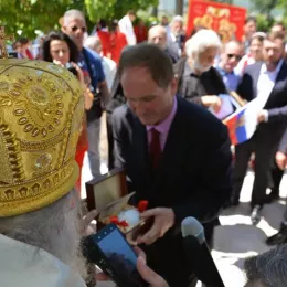 У манастиру Дајбабе освештано спомен обиљежје Царским страстотерпцима Романовима