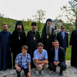 Митрополит Антоније и Епископ Јоаникије служили Литургију у Пивском манастиру