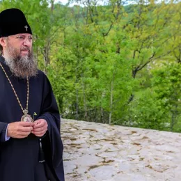 Митрополит Антоније и Епископ Јоаникије служили Литургију у Пивском манастиру