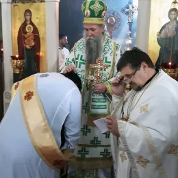 Рукоположење у Ђурђевим Ступовима