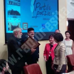 НА МЕЂУНАРОДНОМ ФЕСТИВАЛУ ПОЕЗИЈЕ У РУМУНИЈИ МИЛУТИН МИЋОВИЋ ДОБИО ГЛАВНУ НАГРАДУ