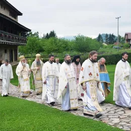 Прослављен празник Светог Георгија, храмовна слава манастира Ђурђеви Ступови