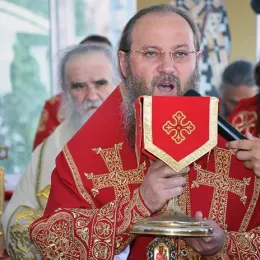 Празник Светог Василија свечано, саборно и молитвено прослављен у острошкој светињи