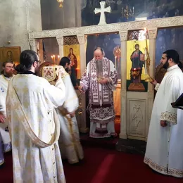 Епископ Јоаникије богослужио је на Томину недјељу у манастиру Ђурђеви Ступови