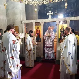 Епископ Јоаникије богослужио је на Томину недјељу у манастиру Ђурђеви Ступови
