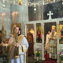 Владика Јоаникије на Марковдан служио у манастиру Ђурђеви Ступови