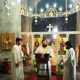 Владика Јоаникије на Марковдан служио у манастиру Ђурђеви Ступови