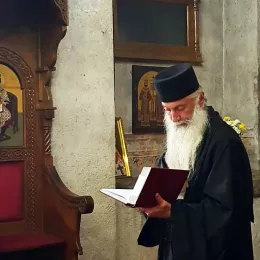Владика Јоаникије на Марковдан служио у манастиру Ђурђеви Ступови