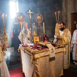 Епископ Јоаникије на Васкрс богослужио у манастиру Ђурђеви Ступови