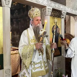 Епископ Јоаникије на Васкрс богослужио у манастиру Ђурђеви Ступови