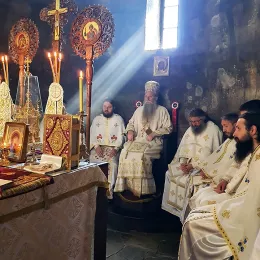 Литургијско сабрање, на Томину недјељу, у Ђурђевим Ступовима 