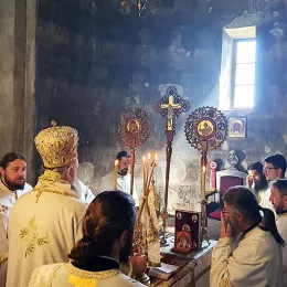 Литургијско сабрање, на Томину недјељу, у Ђурђевим Ступовима 