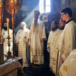 Литургијско сабрање, на Томину недјељу, у Ђурђевим Ступовима 