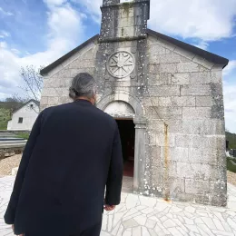 Епископ Методије богослужио у цркви Светог Ђорђа на Валу у Враћеновићима