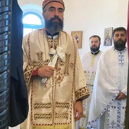 Епископ Методије богослужио у цркви Светог Ђорђа на Валу у Враћеновићима