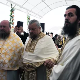 Патријарх српски г. Порфирије на празник Светог Василија Острошког богослужио у Горњем манастиру Острогу