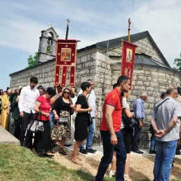 Литургијским сабрањем прослављена слава храма Светог Саве у Почивалима