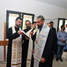 Литургијским сабрањем прослављена слава храма Светог Саве у Почивалима