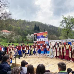 Света Архијерејска Литургија у Његњеву