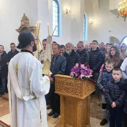 Света Архијерејска Литургија у Његњеву