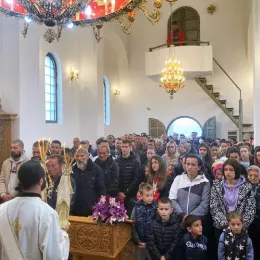 Света Архијерејска Литургија у Његњеву