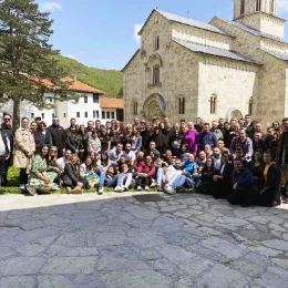 Посјета светињама Косова и Метохије: „Свијећа која не сагоријева“