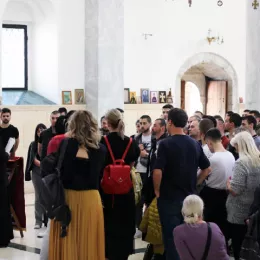 Посјета светињама Косова и Метохије: „Свијећа која не сагоријева“