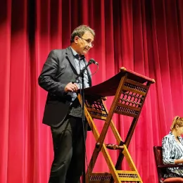 Фототипија часописа Уметност из 1971. године, посвећеног одбрани Његошеве Капеле на Ловћену, промовисана у Никшићу