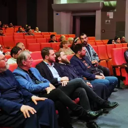 Фототипија часописа Уметност из 1971. године, посвећеног одбрани Његошеве Капеле на Ловћену, промовисана у Никшићу