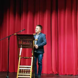 Фототипија часописа Уметност из 1971. године, посвећеног одбрани Његошеве Капеле на Ловћену, промовисана у Никшићу