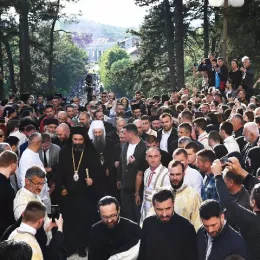 Патријарх Порфирије на Световасилијевској литији у Никшићу