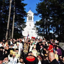 Патријарх Порфирије на Световасилијевској литији у Никшићу