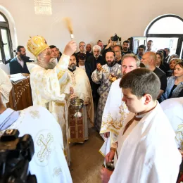Освећење Храма преноса моштију Светог Николаја у Шљемену у Бањанима