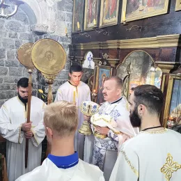 Христос васкрсне и тјеши свакога ко Му се обрати