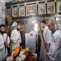 Христос васкрсне и тјеши свакога ко Му се обрати