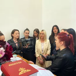 Архијерејска Литургија и дочек моштију светог Владике Николаја Велимировића у Његњеву