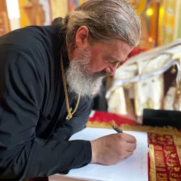 Архијерејска Литургија и дочек моштију светог Владике Николаја Велимировића у Његњеву