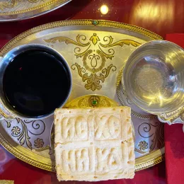 Архијерејска Литургија и дочек моштију светог Владике Николаја Велимировића у Његњеву