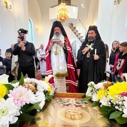 Архијерејска Литургија и дочек моштију светог Владике Николаја Велимировића у Његњеву