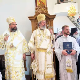 Архијерејска Литургија и дочек моштију светог Владике Николаја Велимировића у Његњеву