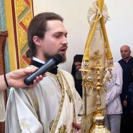 Архијерејска Литургија и дочек моштију светог Владике Николаја Велимировића у Његњеву