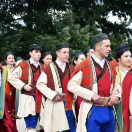 Владика Димитрије на Ђурђевданској литији у Беранама