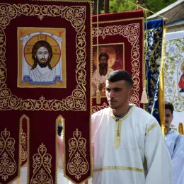 Владика Димитрије на Ђурђевданској литији у Беранама