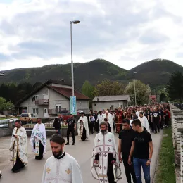 Владика Димитрије на Ђурђевданској литији у Беранама